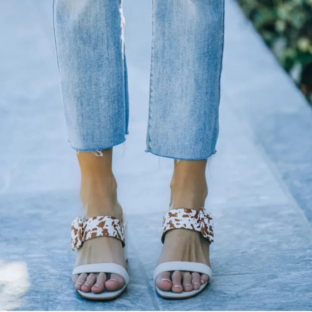 NEW heeled sandals from Vici - Picture 10 of 12